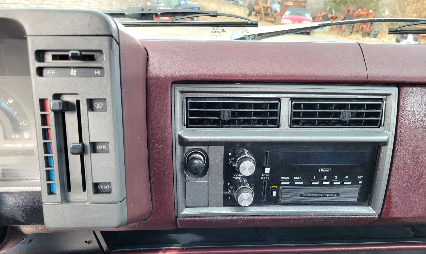 1991 White /Red GMC Sonoma Special (1GTCS14E9M8) with an 2.5L I4 engine, 5 Speed manual transmission, located at 450 N Russell, Missoula, MT, 59801, (406) 543-6600, 46.874496, -114.017433 - 2.5L I4 Engine. 5 Speed Manual Transmission. Runs and Drives well. Financing NOT Available on this Vehicle. - Photo#10